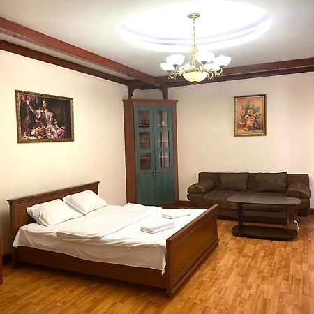 Квартира Подобово В Центрі На Вулиці Проспект Свободи 7 리비프 외부 사진